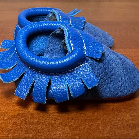 Freshly Picked blue suede moccasins size 2 - Picture 2 of 3